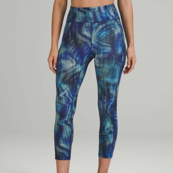 Lululemon Invigorate Legging 25” - Picture 9 of 11